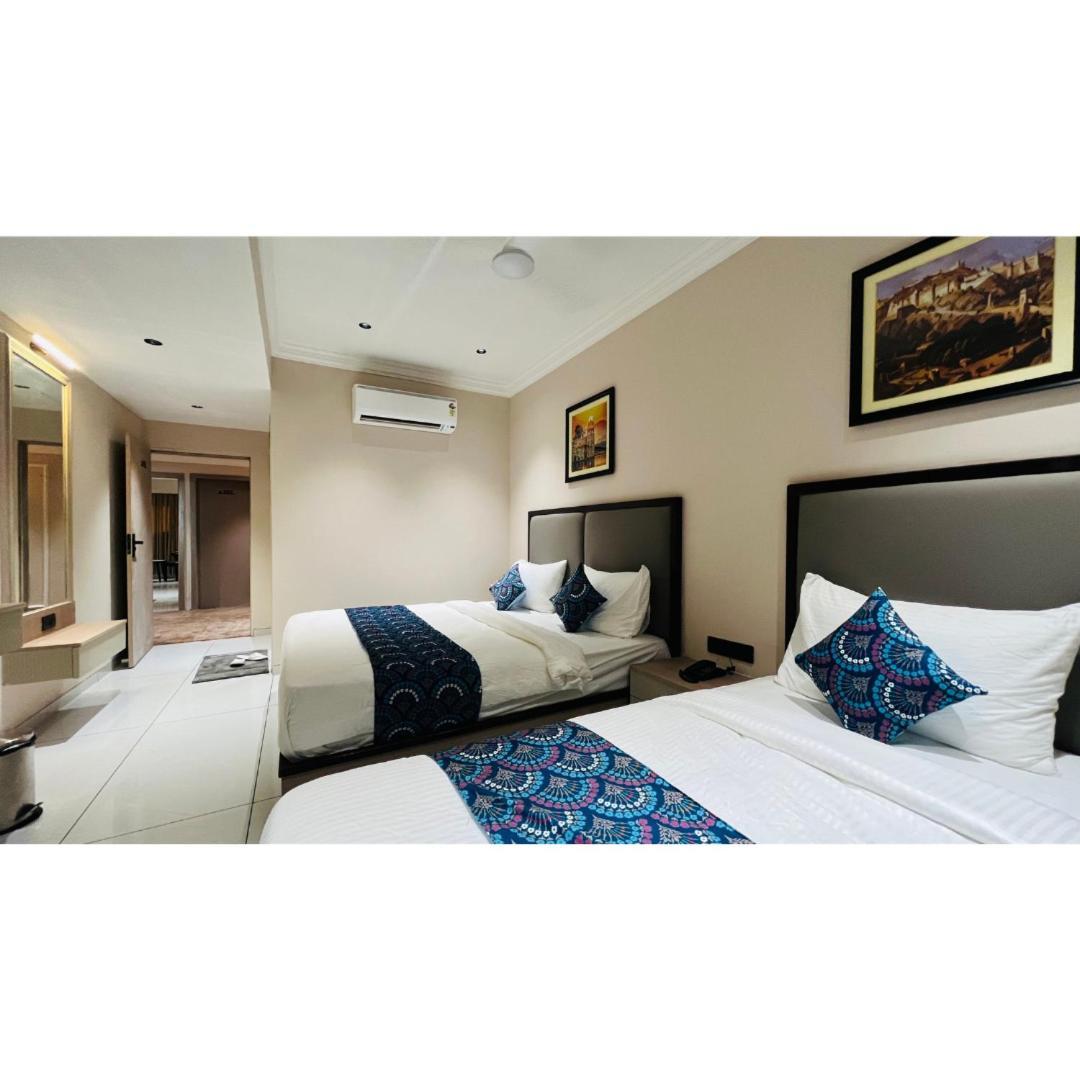 Hotel Royal Town Ahmedabad Exterior photo