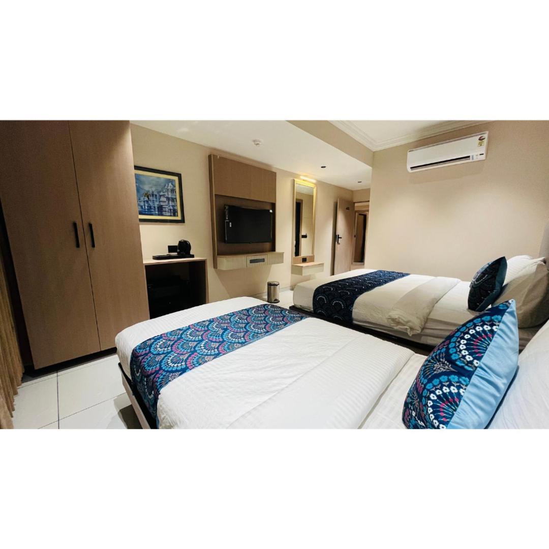 Hotel Royal Town Ahmedabad Exterior photo