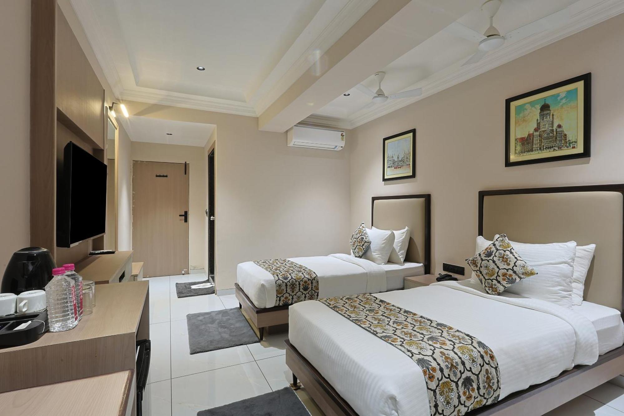 Hotel Royal Town Ahmedabad Exterior photo