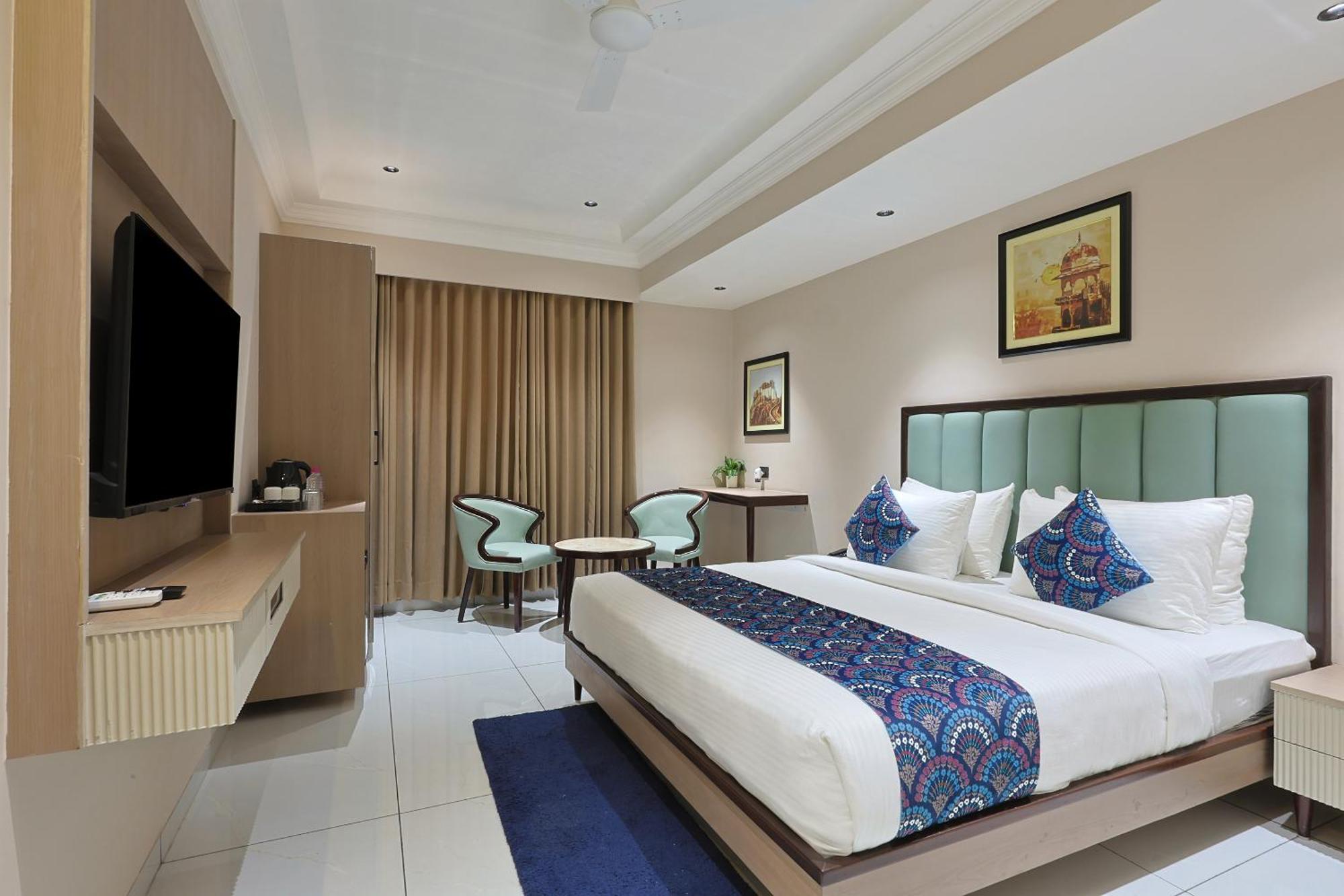 Hotel Royal Town Ahmedabad Exterior photo